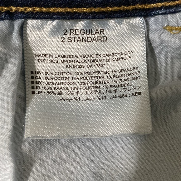 OLD NAVY BOYFRIEND SKINNY JEANS. SIZE 2. BLUE. BARELY WORN. - Picture 8 of 9